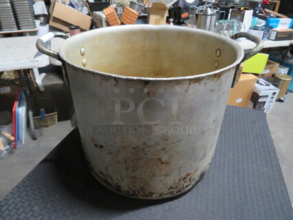 One 13.5X12 Aluminum Stock Pot. 