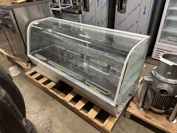 BRAND NEW SCRATCH AND DENT! Avantco 360BCC60HCW Metal Commercial 60" White Refrigerated Countertop Bakery Display Case with LED Lighting. See Pictures For Right Side Glass Pane Damage. 110-120 Volts, 1 Phase. Tested and Working!