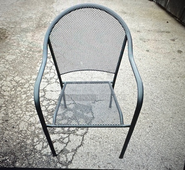 Black Metal Patio Chair. 4XBID