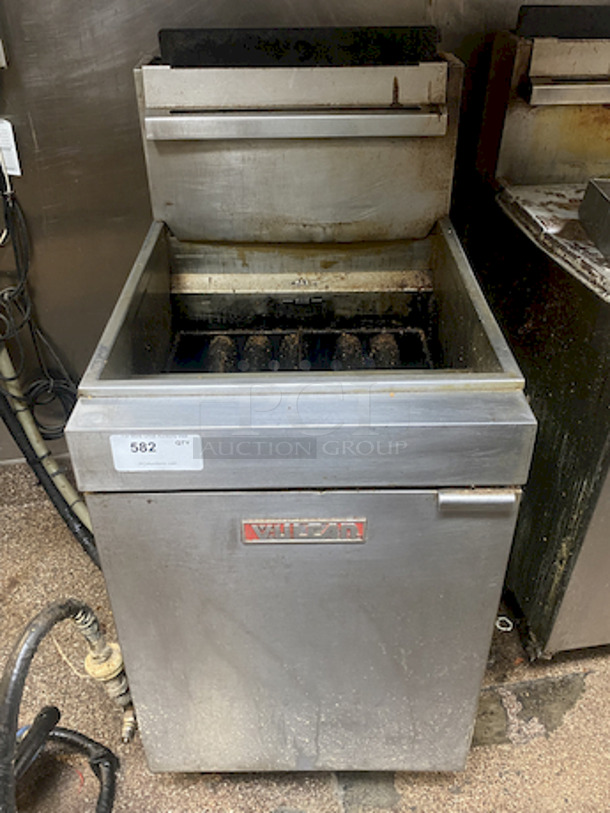  HOLY SMOKES!   Vulcan LG500-1 65-70 lb. Natural Gas Floor Fryer - 150,000 BTU., On Commercial Casters  21x29-1/2x47-5/8  Frying Area:19 1/2" x 14"