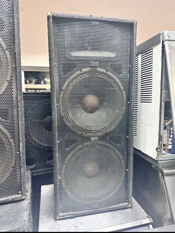 JBL SF25 PA Speakers. each w 2- 15" and Horn Speakers, GREAT Sound