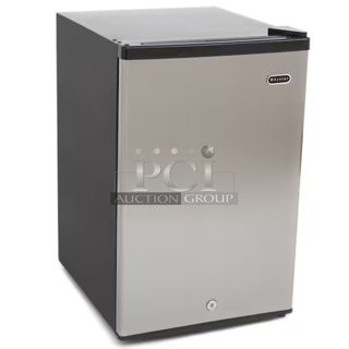 BRAND NEW SCRATCH AND DENT! Whynter CUF-210SSg Energy Star Stainless Steel Upright Freezer with Lock. 115 Volts, 1 Phase. Tested and Working!