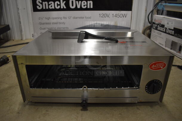 BRAND NEW SCRATCH AND DENT! Avantco Model 177CPO12 Stainless Steel Commercial Countertop Snack Oven Pizza Oven. 120 Volts, 1 Phase. 18x14.5x7.5