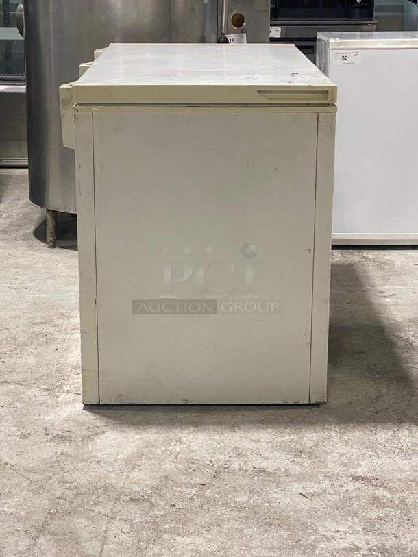 GE 48 Inch Chest Freezer with 10.7 Cu. Ft. Capacity, Sliding Plastic Baskets ..... Tested and Working