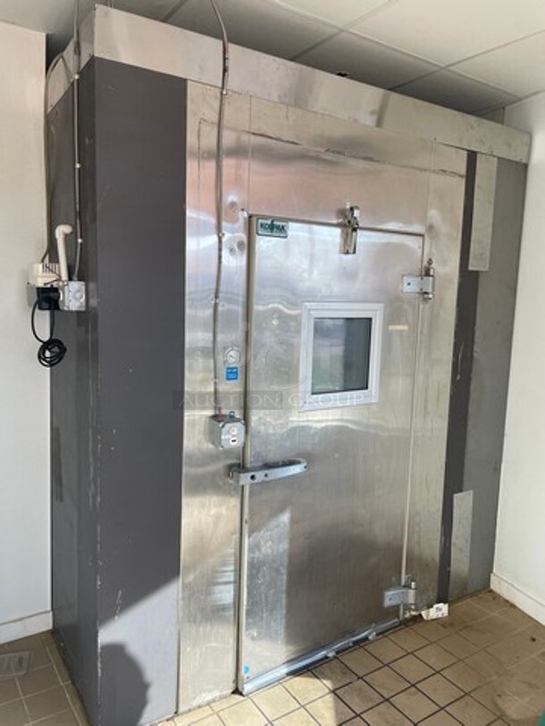 NICE! Kolpak Commercial Walk In Cooler And Freezer Combo Unit! Cooler Has NO FLOOR, Freezer WITH FLOOR! With Blower! NO COMPRESSOR! METRO RACKS NOT INCLUDED! Box Size 7' By 13'.5 By 8'!