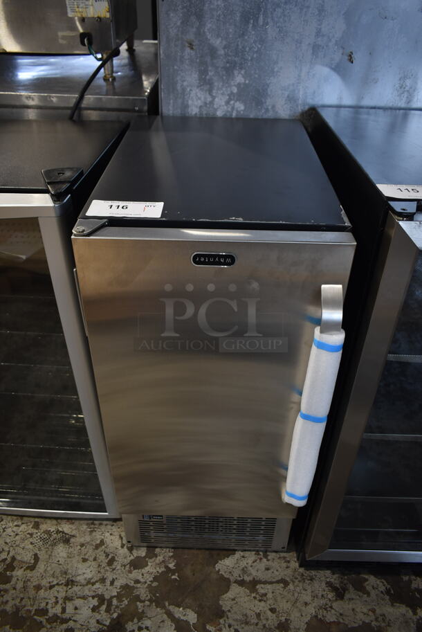 BRAND NEW SCRATCH AND DENT! Whynter UIM-502SS Stainless Steel Built-In / Freestanding Ice Maker Machine Stainless Steel 25lb. 115 Volts, 1 Phase. Tested and Working!