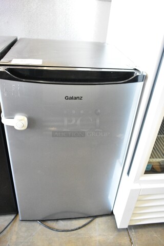 Galanz GL43S5 Metal Mini Cooler. 115 Volts, 1 Phase. Tested and Working!