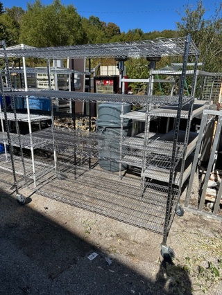 One Metro Shelf With 4 Shelves On Casters. 72X0X70