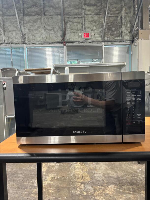 Samsung - 1.9 Cu. Ft. Countertop Microwave with Sensor Cook - Stainless Steel
