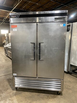 Turbo Air Commercial 2 Door Reach In Refrigerator! All Stainless Steel! With Metal Racks! On Casters! 110-120V 1 Phase! Model: TSR-49SD SN: DR49SB5100!