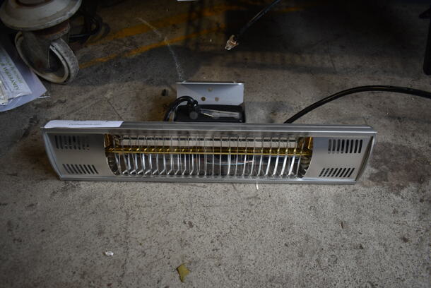 Star ZHQ1580 Metal Infrared Heater. 120 Volts, 1 Phase. Tested and Working!