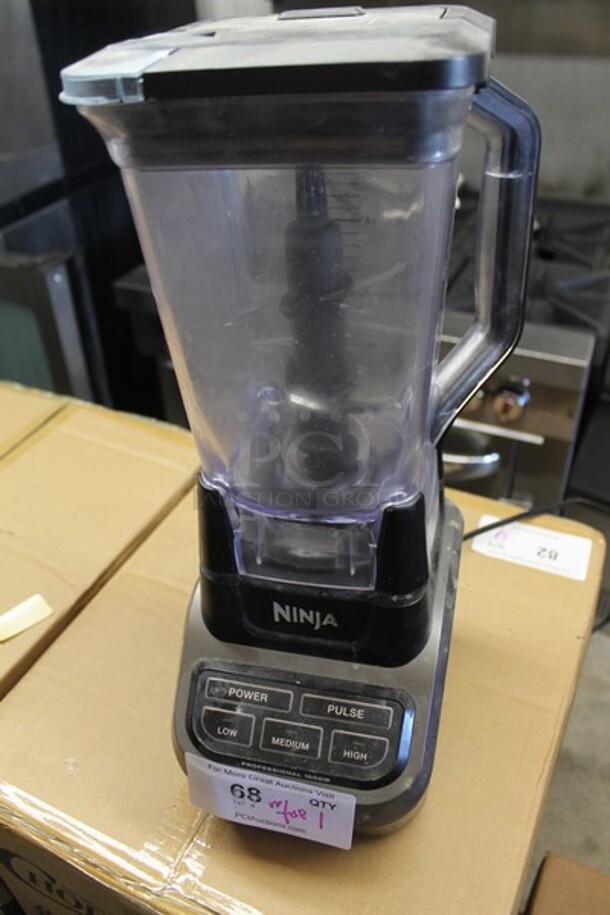 Ninja BL610 Countertop Blender w/ Pitcher. 120 Volts, 1 Phase. Tested and Working!